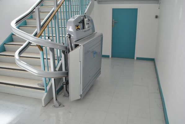 monte charges pliables pour escaliers bassin arcachon